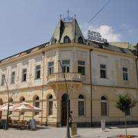 ACCOMMODATION: HOTEL BEOGRAD HQ Offering a restaurant, Hotel Beograd is located in Čačak. Free WiFi access is available. Each room here will provide you with a TV, air conditioning and cable channels.