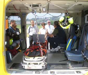 Medicina 12 reševalcev zdravstvenih tehnikov in prav toliko gorskih reševalcev letalcev.