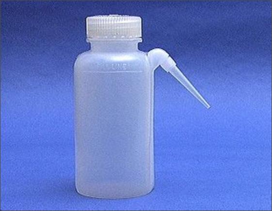 Wash Bottle H 2 O Distilled Water only To prevent contamination, don t touch the tip to other items, such as test tubes.
