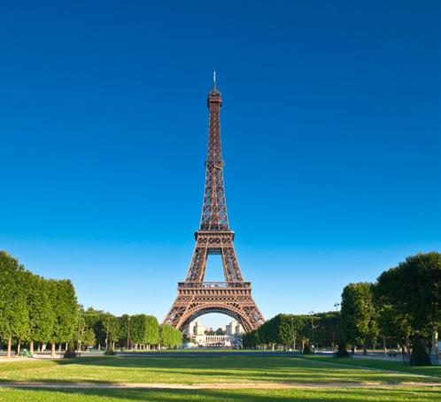 DISCOVER PARIS Explore Paris and you will find an enchanting world of glamour and culture, mixed with a fascinating blend of tradition and modernity.