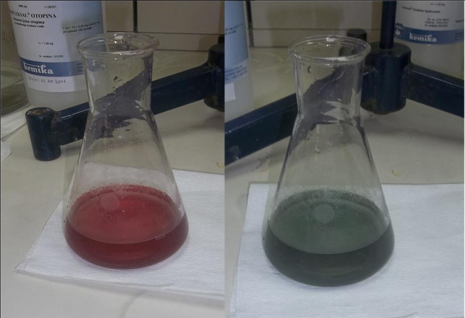 Otapanjem te tablete dobili smo uzorak vinsko crvene boje koji je posljedica vezanja iona magnezija i kalcija na indikator eriokrom. Zatim se uzorak titrira otopinom kompleksala.