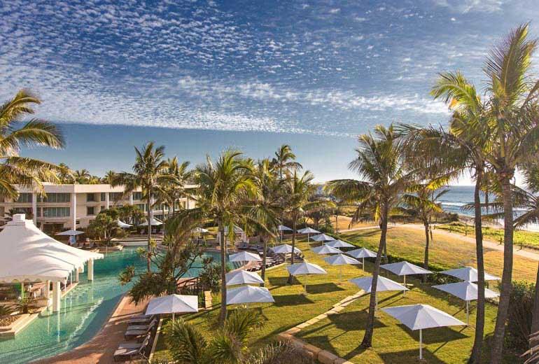 Sheraton Mirage Resort & Spa Gold Coast Sheraton Mirage Resort & Spa Gold Coast (located on Sea World Drive, Main Beach on the Gold Coast in Queensland) offers comfortable accommodation amidst