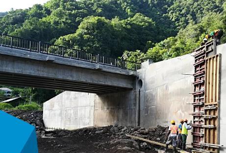 SAINT VINCENT AND THE GRENADINES RECONSTRUCTION OF CUMBERLAND BRIDGE This project restored bridges that were damaged by the passage of a tropical weather system in 2013.
