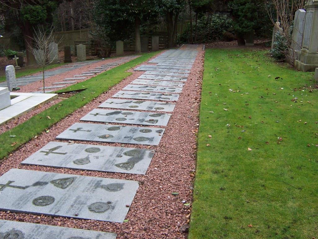 (Information & photos from CWGC) Comely Bank Cemetery, Edinburgh, Scotland Communal Commonwealth War Graves plot in Section D An unusual feature