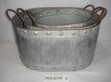 50 GRAY ZINC OVAL TUB WITH VERTICAL RIBS AND SIDE