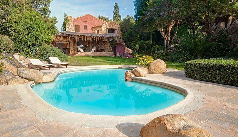 We are happy to present our VILLAS in Sardinia Welcome to VILLA Petra Manna - Porto Cervo Let us take you to this corner of paradise in Porto Cervo Villa Petra Manna is a luxury villa to rent in