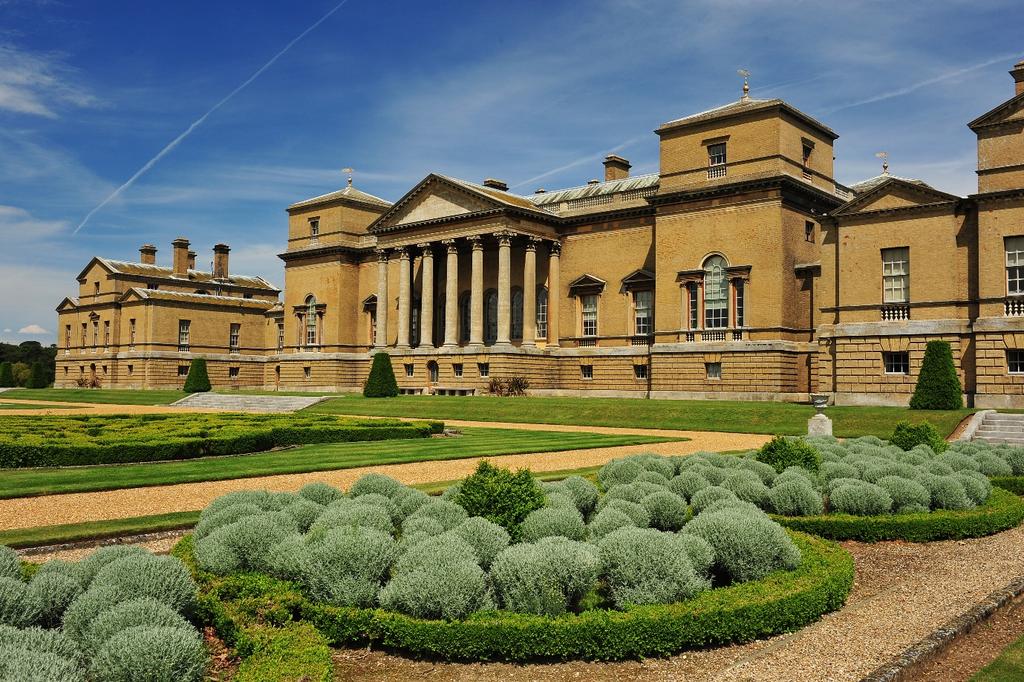 uk Welcome Our aim at Holkham is to ensure that the attractions, facilities and the wider estate are managed and enhanced to the highest standards to