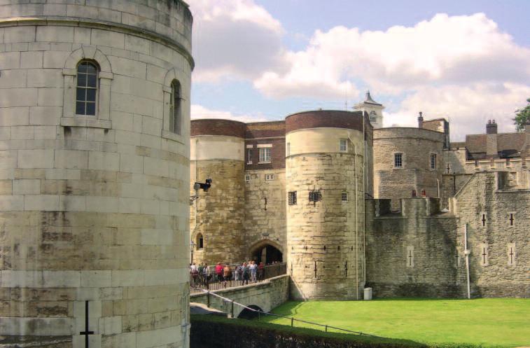 London The City s oldest building is the historic White Tower, which was built by William the Conqueror in 1078.
