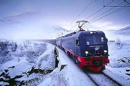 Enjoy the Lodge breakfast before continuing your Northern Lights holiday by train to Norway!