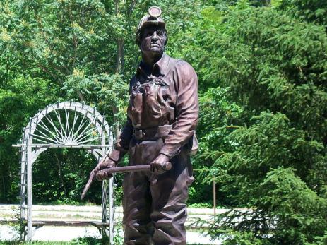 A railroad Benham Memorial to Miners was built in 1911 which brought in supplies and workers and carried out the coal.