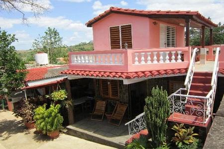 CASA OSCAR Oscar rents out four rooms with great privacy for guests at this homestay.