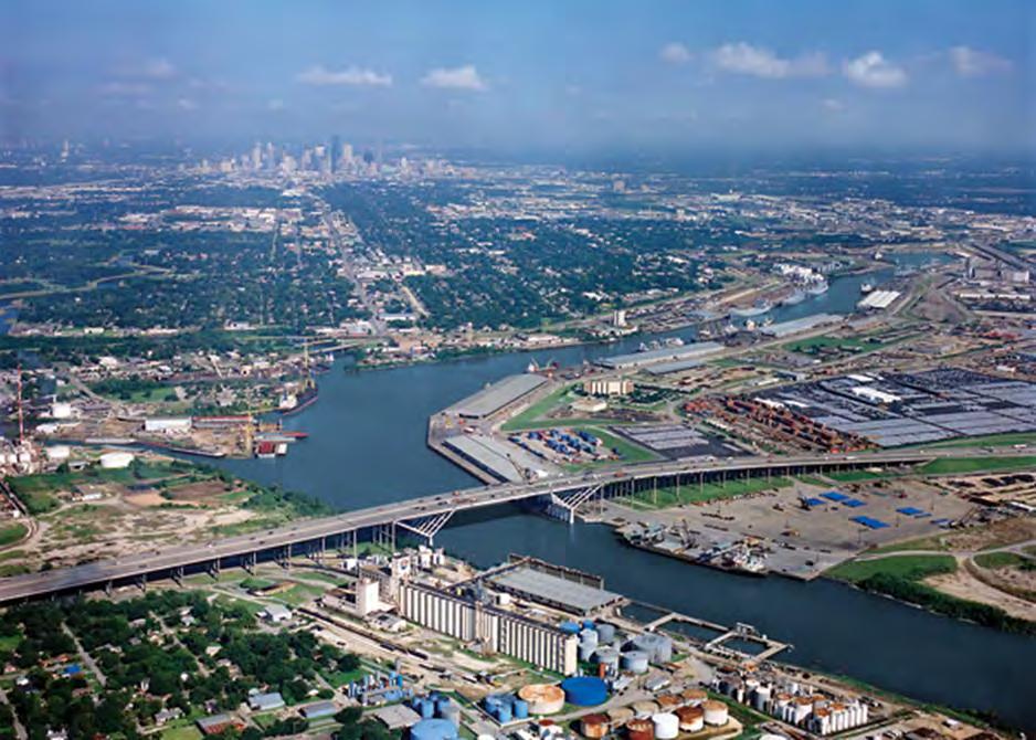 HOU-407 PORT OF HOUSTON THE PORT OF HOUSTON IS A MAJOR GATEWAY FOR INTERNATIONAL TRADE As one of the world's world s busiest ports, the Port of Houston is a large and vibrant component of the