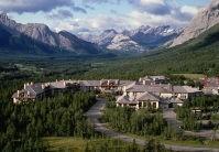 (Breakfast & Dinner) Day Five June 27, 2017 The Icefields Parkway and Jasper National Park Lodging: Sawridge Inn, Jasper, Alberta Today we depart Banff for a drive along the spectacular