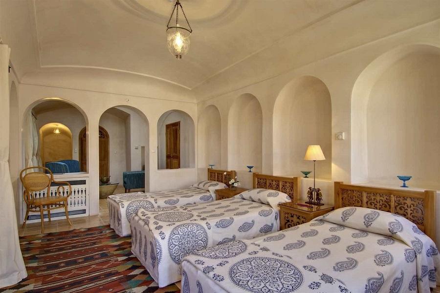 ACCOMMODATION KASHAN MANOUCHEHRI HOUSE A beautifully renovated historic house in the centre of Kashan in a peaceful network of alleyways.