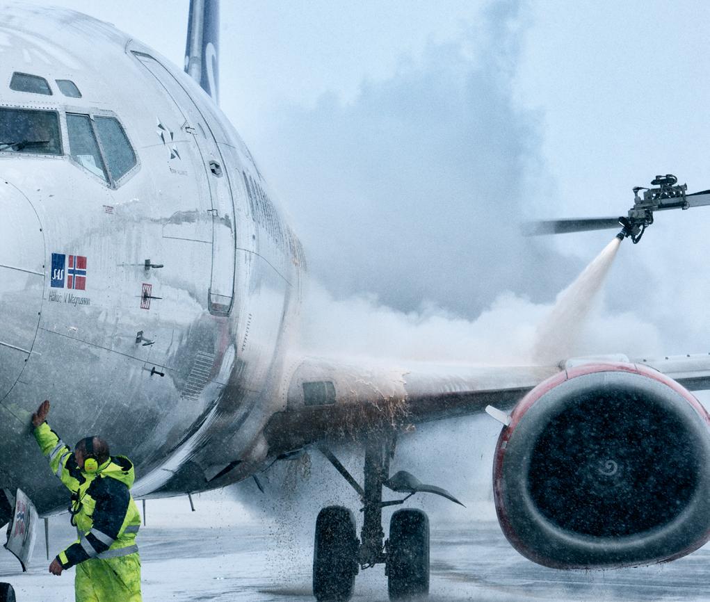 6. DE-ICING PROCEDURE In weather conditions where de-icing might be relevant, clearance delivery (119,9) shall be informed as early as possible whether de-icing is needed or not.