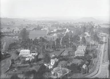 10 History of Auckland s Urban Form Remuera (1904) Henry Winkelmann Looking south from One Tree Hill (1926) Henry Winkelmann Sir George