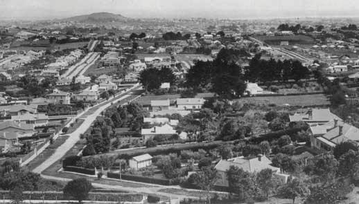 12 History of Auckland s Urban Form Looking east