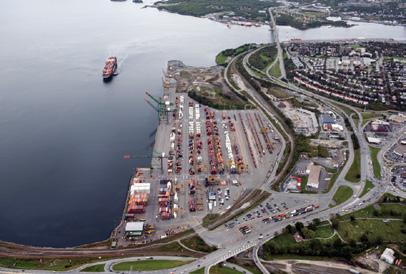 A RECORD- BREAKING YEAR RECORD YEAR FOR CONTAINERIZED TRADE Containerized cargo volume through the Port of Halifax set a new port record this year.