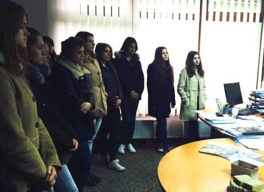 razreda ekonomske škole u okviru predmeta Bankarstvo i osiguranje 4, posjetili su Slatinsku banku poslovnicu Valpovo.