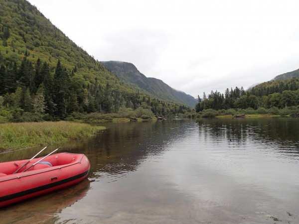 Page 9 sur 12 After a full day of activities in Jacques-Cartier, choose from various accommodations at the park, including drive-up tent sites, rustic cabins, yurts, and even luxurious cabins with