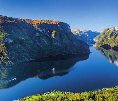 The best of mountains and fjords Hiking, sea kayaking and biking Few places in the world can offer a similar landscape like the spectacular fjords of Western Norway.