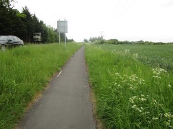 Sawston Greenway Map 3.3 26. Existing path in highway verge. 1.8m wide.