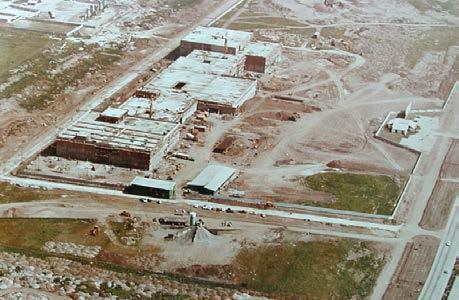 RECENT HISTORY PARQUE ARAUCO HISTORY AND HIGHLIGHTS INDUSTRY KNOWLEDGE CONTINUOUS INNOVATION PARQUE ARAUCO KENNEDY WAS THE FIRST SHOPPING CENTER BUILT IN CHILE(1982).