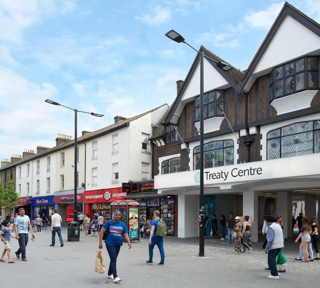 DEMOGRAPHIC PROFILE Hounslow s catchment encompasses a total population of 2,361,000, ranking in the top decile of comparison goods trading locations.