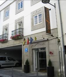 RESIDENCIAL LARANJEIRA Located in the historical area of Viana do Castelo, guest house Laranjeira is one of the oldest hotel units in the