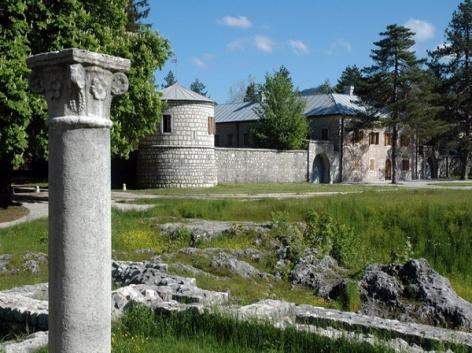 Cetinje and National Park Lovcen In the hinterland of the Adriatic Sea opens a completely new world in the mountain region of Cetinje.