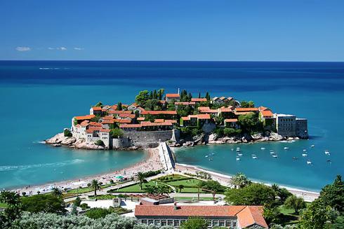 HOTEL AMAN RESORTS 5 *SVETI STEFAN HOTEL ROOMS: 50 LOCATION: Hotel is located in, 7 km