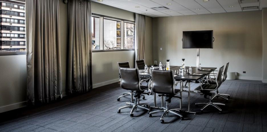 Capacity: Rubin can accommodate up to 20 guests conference style Froines The Froines room overlooks Bellevue Street, and features a floor to ceiling