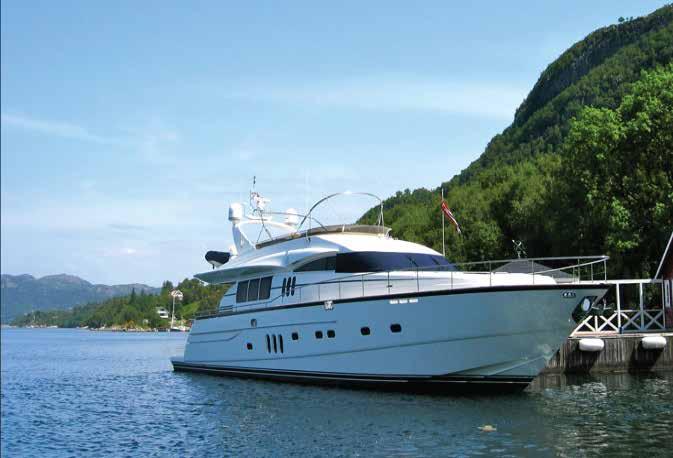 Yachts 84-foot motor yacht 26-metre long, 4 cabins (Master