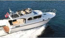 Vessel: 39-feet motor yacht Includes: yacht rental, English-speaking assistant/instructor The ship is suitable for cruising.