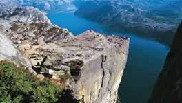Excursions SIGHTSEEING TOUR IN STAVANGER Stavanger is called the "oil capital" of Norway.