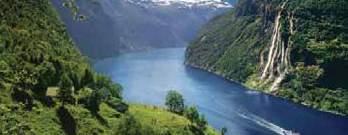 Duration: approx. 9 hours. PRIVATE DAYTRIPS FROM ÅLESUND Geirangerfjord in a Nutshell This car tour starts from Ålesund.
