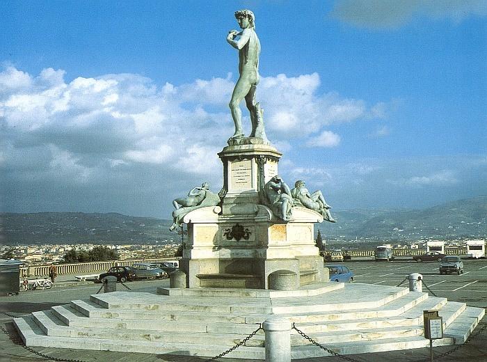 03 TUE. Rome- Florence TODAY S HIGLIGHTS: Tour with a local expert from Florence. View from Piazzale Michelangelo. We will leave Rome, heading north. This route is graced with beautiful landscapes.