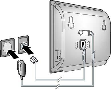 Utaknite strujni kabel u gornju priključnu utičnicu na poleđini baze. 3.