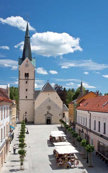 Starodavno mesto pa je tudi slovenski sinonim za kulturno središče, kjer si bogato izročilo preteklosti podaja roko s sodobnim utripom.