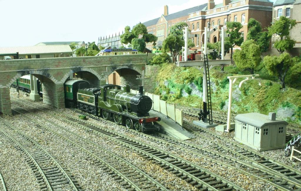 2 Exeter Central Ken Webb describes his layout based on Exeter Central Photographs by Paul Plowman My layout is now about 15 years old and has been featured in the Railway Modeller a couple of times
