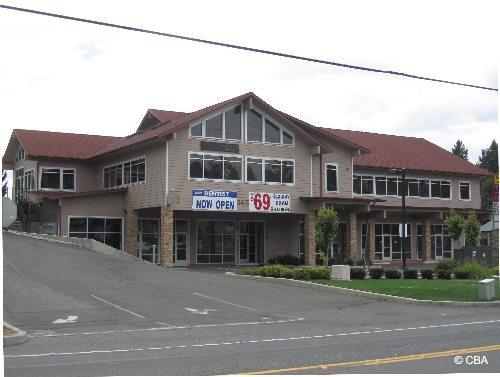 260-268 04th Ave SE (9B) Kent, WA 9803 Building SQFT: 42,890 Max SF: 3,033 3,033 Year Built: 983 $20.00 Freestanding building at Shopping $,0 Center. Outstanding visibility on 04th Avenue.