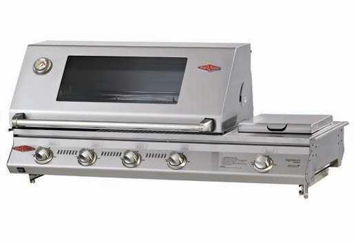 SIGNATURE SL4000 SERIES 6 BURNER BS31560 This premium stainless steel barbecue will add style to your alfresco area.