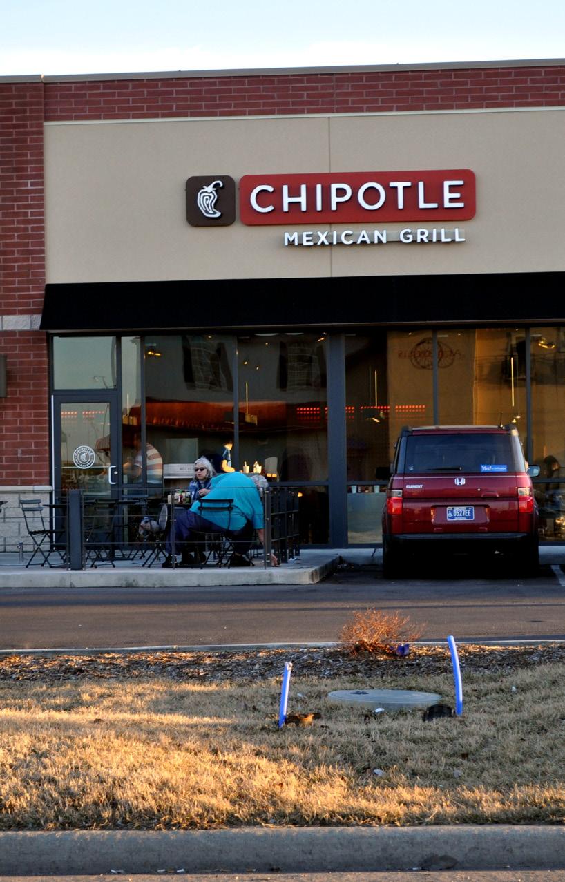CHIPOTLE ANCHORED SHOPPING CENTER DIRECTLY ACROSS FROM 1 MILLION SQUARE FOOT REGIONAL MALL Investment Highlights PURCHASE PRICE... $3,296,671 CAP RATE... 7.30% LOT SIZE... 37,897 SF YEAR BUILT.