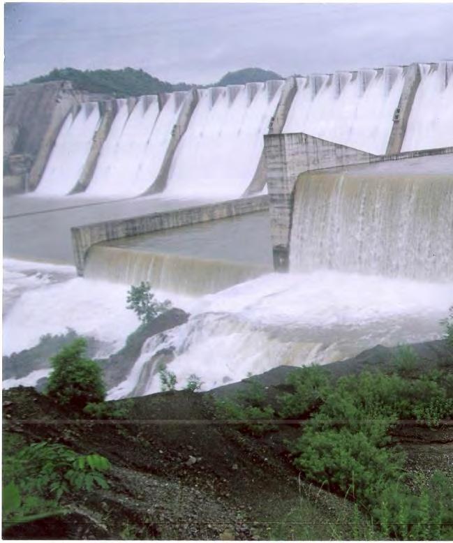 WATER SECTOR OPPORTUNITIES AND DEVELOPMENTS IN GUJARAT Development of Sardar Sarovar Project, along with small hydro power projects on PPP mode along the Narmada Branch Canal Sujalam Sufalam Yojana