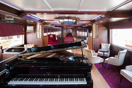 Every detail of the ship was thought of to enhance this elegant and comfortable setting, where guests can both feel at home, as well as in a royal