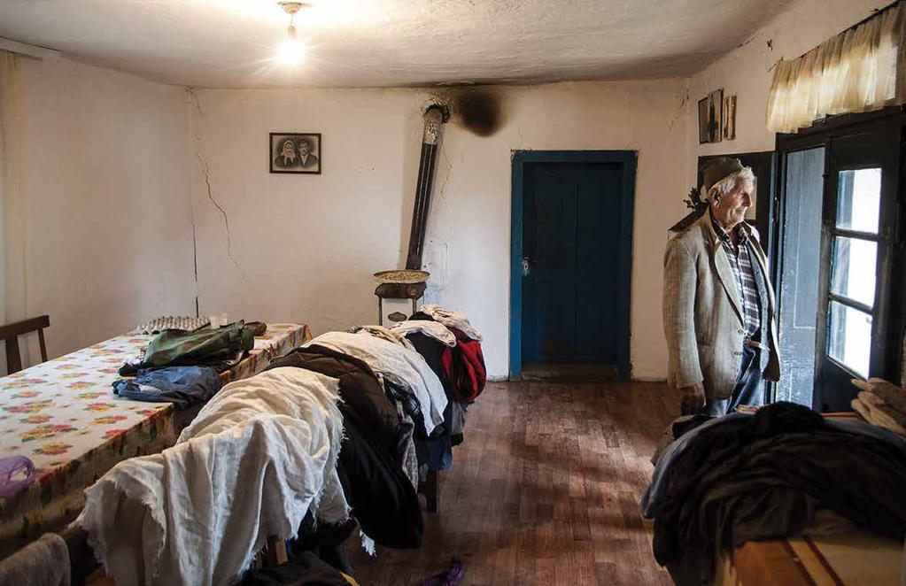 4 ASSISTANCE TO FLOOD AFFECTED FAMILIES IN SERBIA 2014-2017 The action was developed in order to support the normalisation of housing conditions and the economic revitalization for most vulnerable