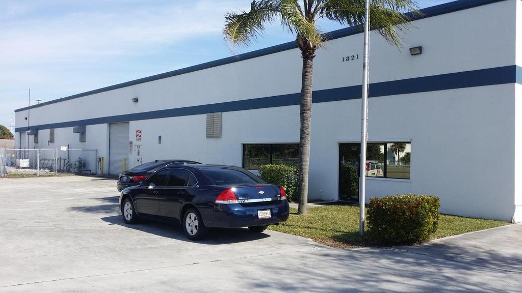 1321 53 rd Street, West Palm Beach, FL 14,000 square foot building for lease formerly operated as laundry and mat cleaning plant with compatible