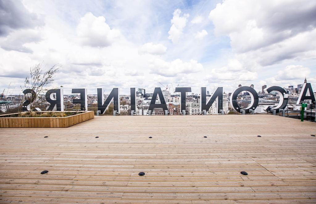 360º VIEWS ROOF TERRACE Sitting behind the iconic Sea Containers letters, our roof terrace