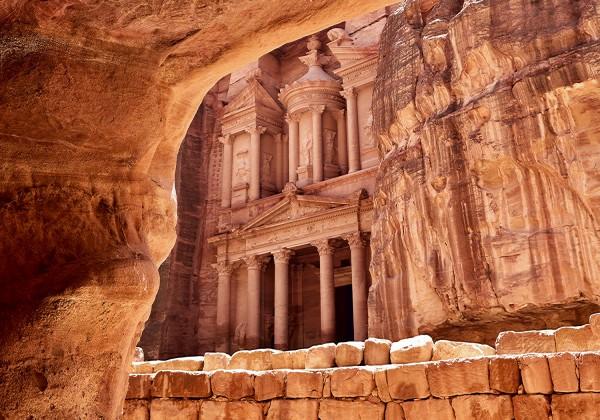 Day 12 : The Rose City of Petra Day 13 : Petra & Wadi Rum Desert This morning you will need to introduce yourself to our Jordan tour group, who have travelling in the north of Jordan for the past 4