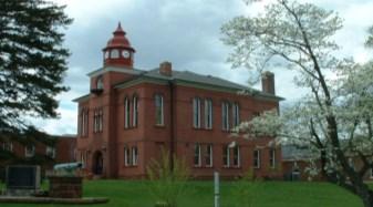 The Old Manassas Courthouse 9246 Lee Street Manassas, VA Located in the heart of the historic City of Manassas, the courthouse offers a convenient and ideal venue for